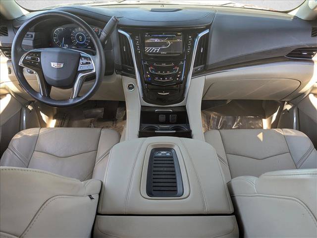 Used 2020 Cadillac Escalade Premium Luxury AWD/4WD image 20