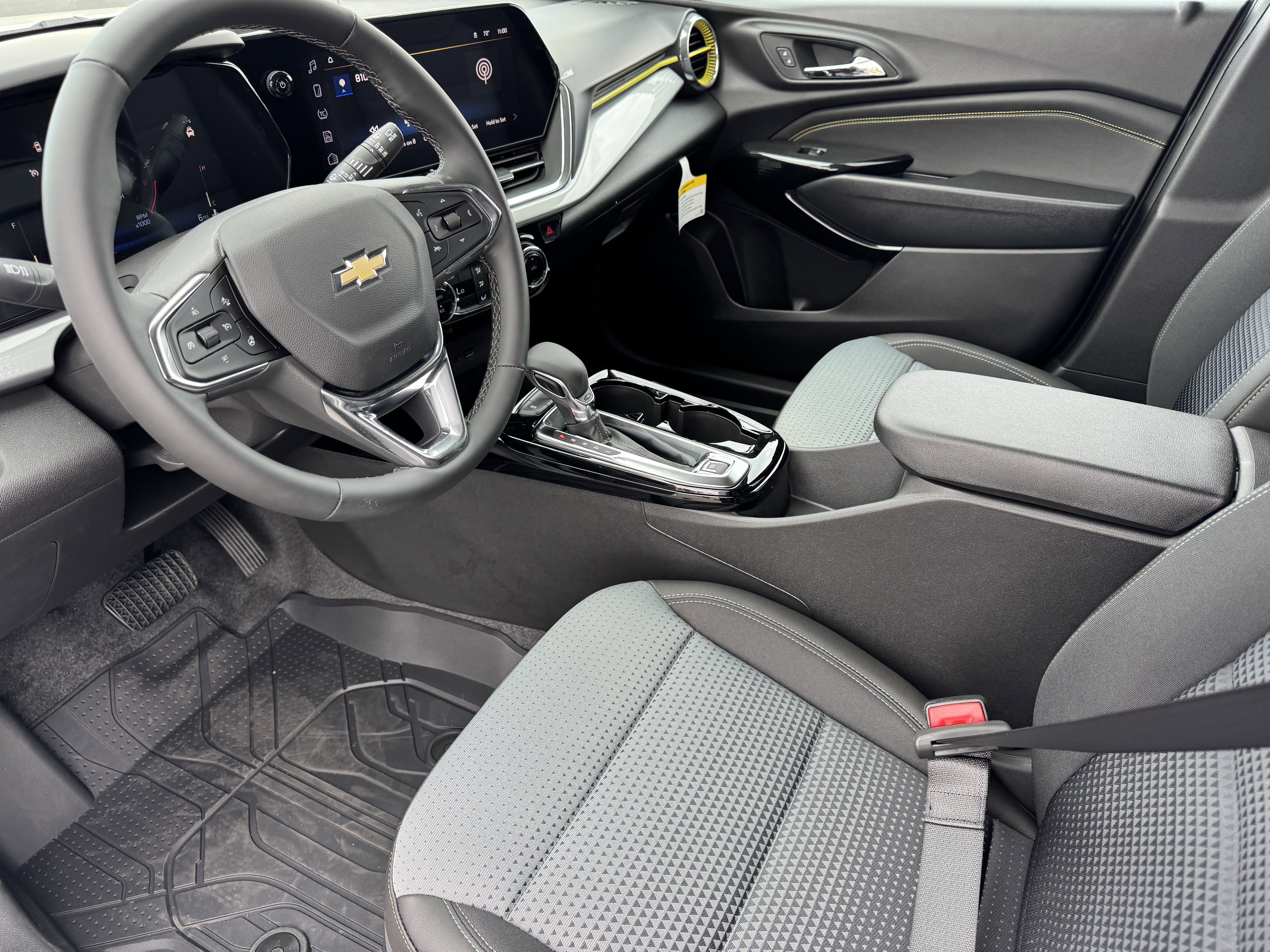New 2025 Chevrolet Trax LT w/ LT Convenience Package image 8