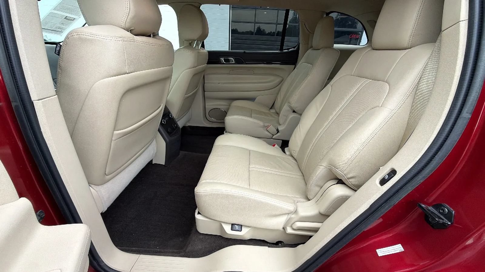 Used 2019 Lincoln MKT AWD image 45