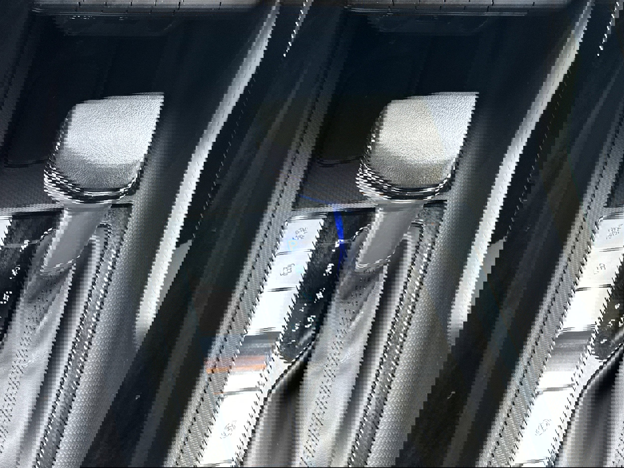 Used 2025 Hyundai Elantra SEL image 29