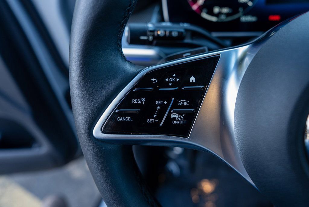 Used 2023 Mercedes-Benz GLC 300 4MATIC w/ Pinnacle Trim Package image 6