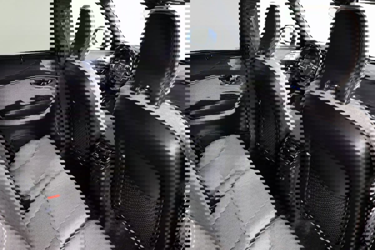 Used 2023 Volvo XC90 T8 Ultimate image 43