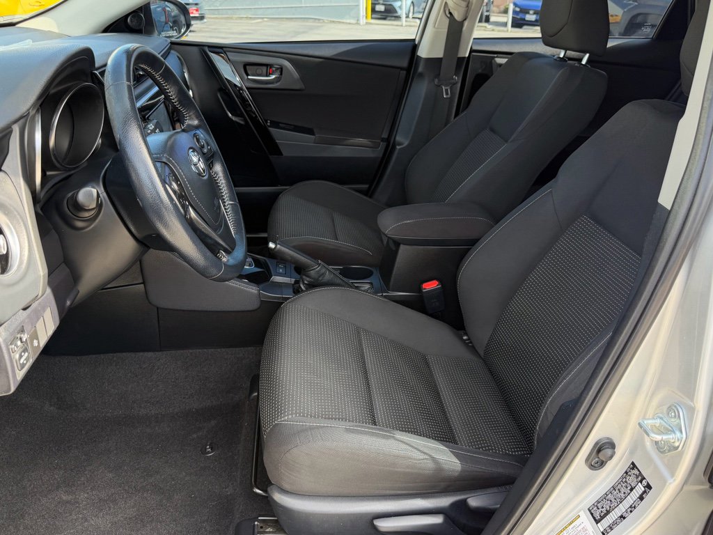 Used 2018 Toyota Corolla iM image 16