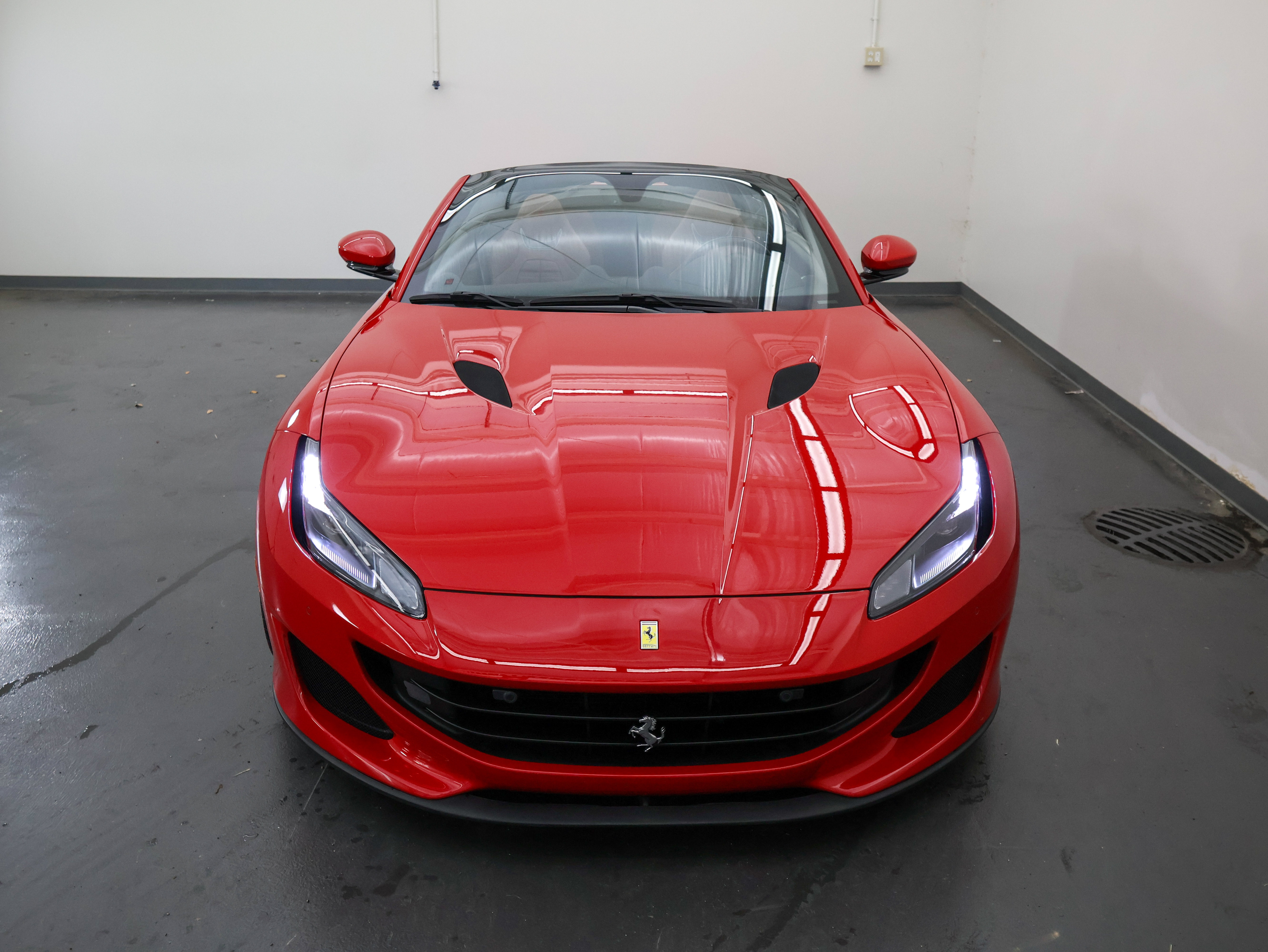Used 2019 Ferrari Portofino RWD image 10