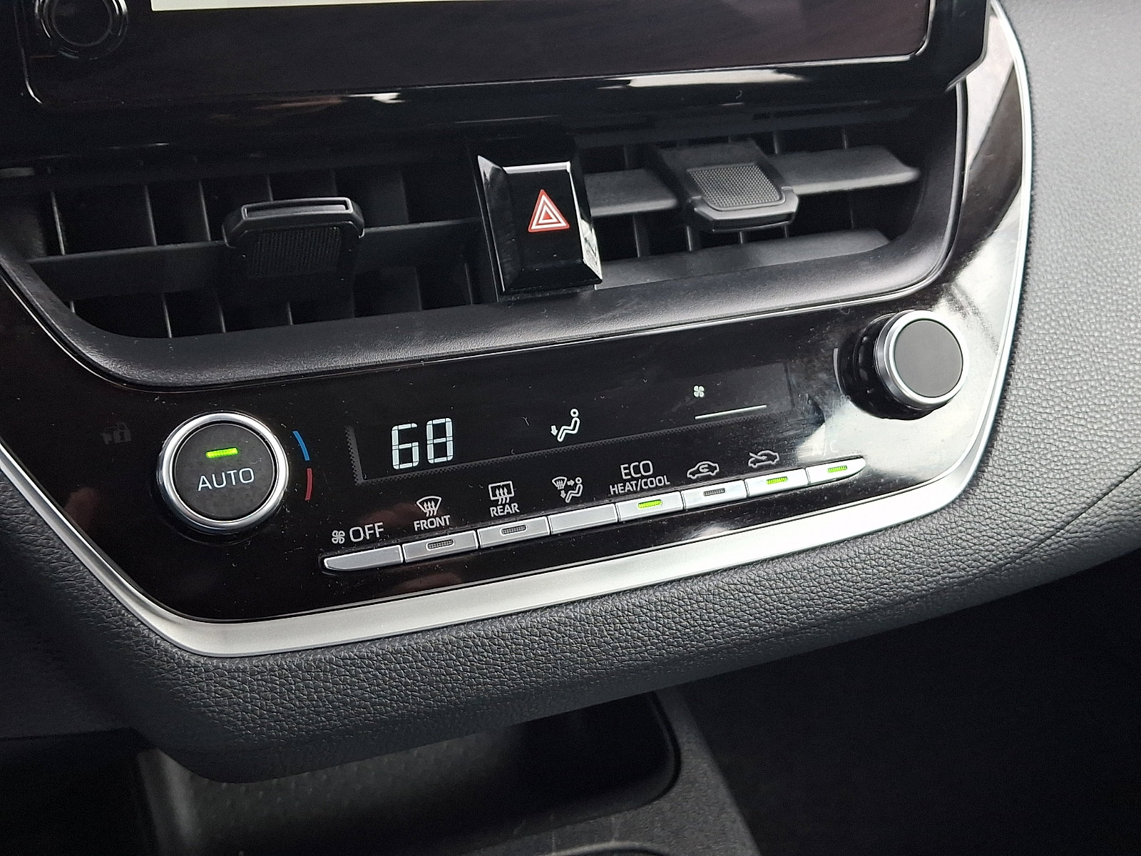 Used 2024 Toyota Corolla LE image 15