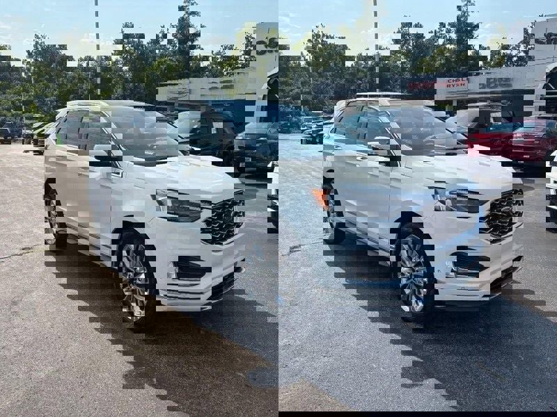 Used 2022 Ford Edge Titanium w/ Equipment Group 301A image 2