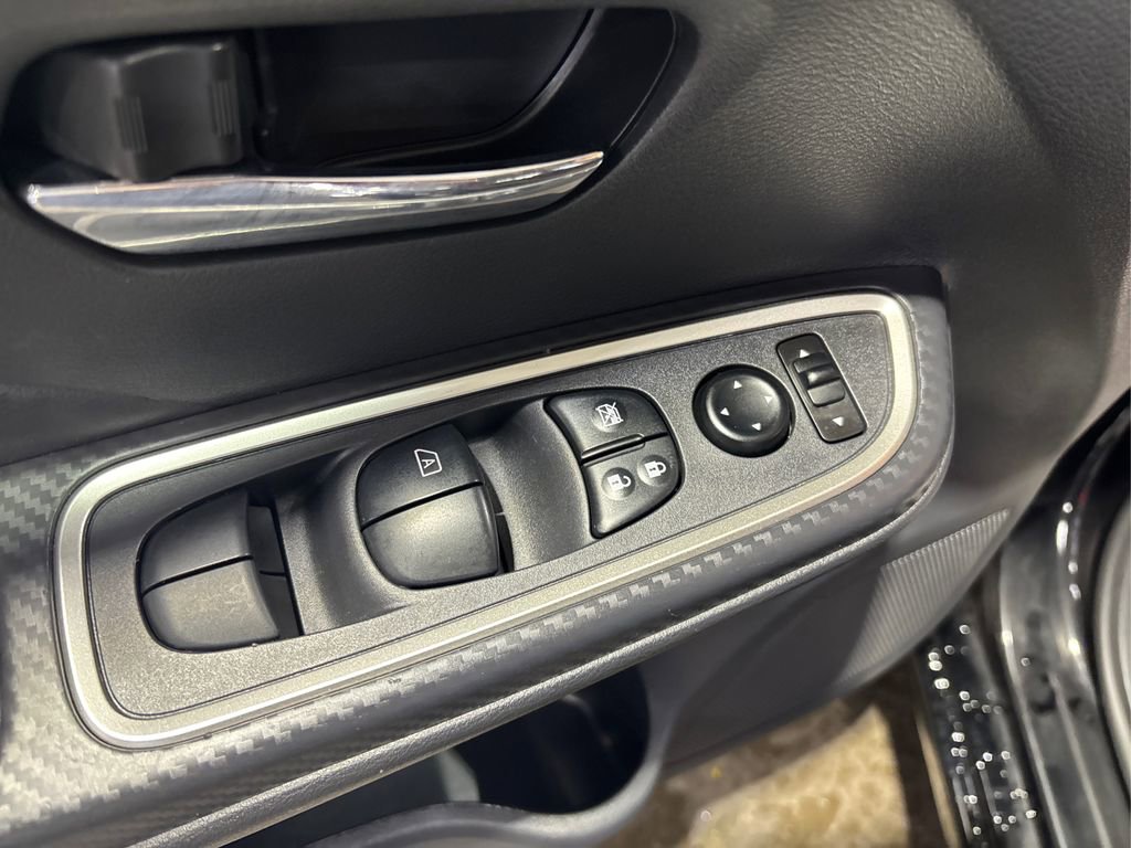 Used 2023 Nissan Versa SR w/ Trunk Package image 32