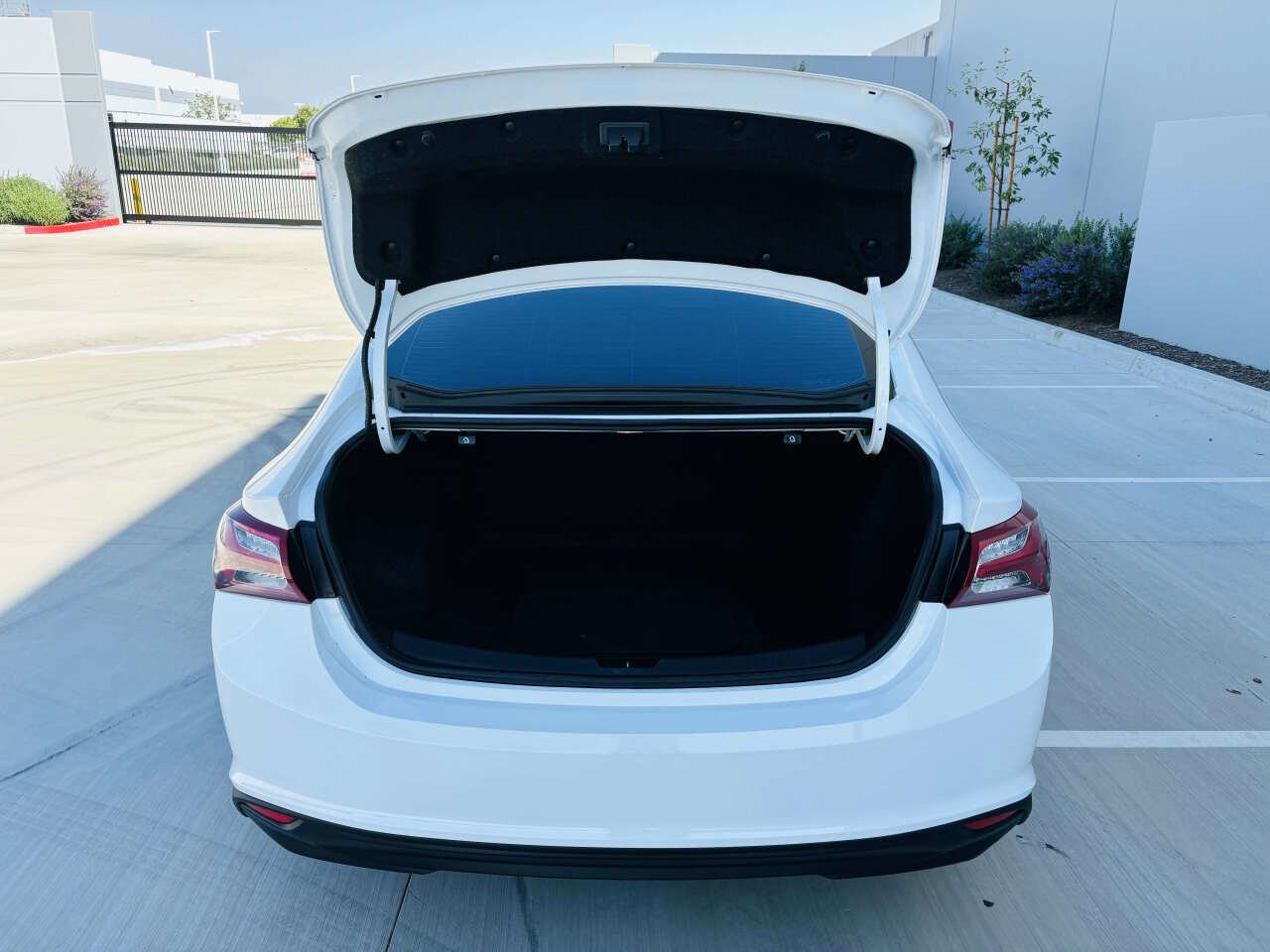 Used 2022 Chevrolet Malibu LT image 17