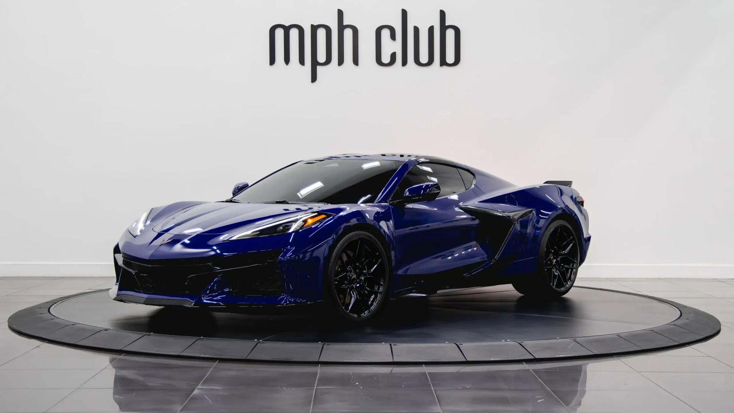 Used 2026 Chevrolet Corvette Z06 RWD image 3