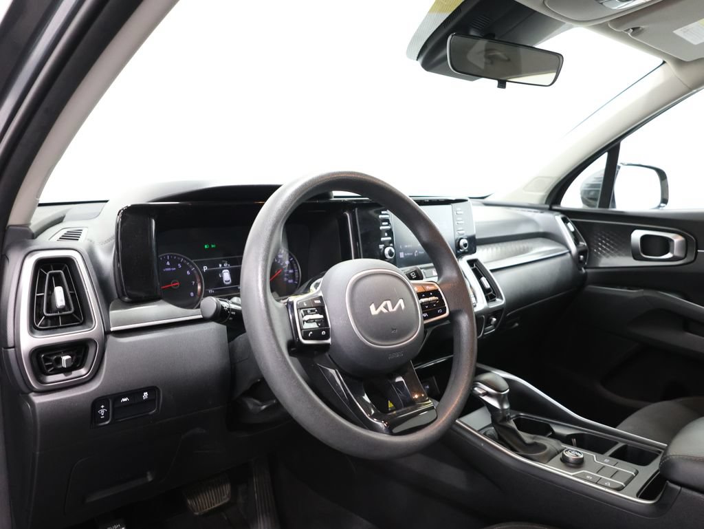 Used 2022 Kia Sorento LX FWD image 15