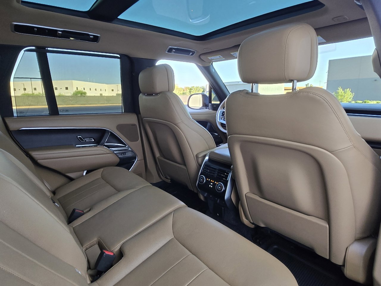 Used 2023 Land Rover Range Rover SE image 47