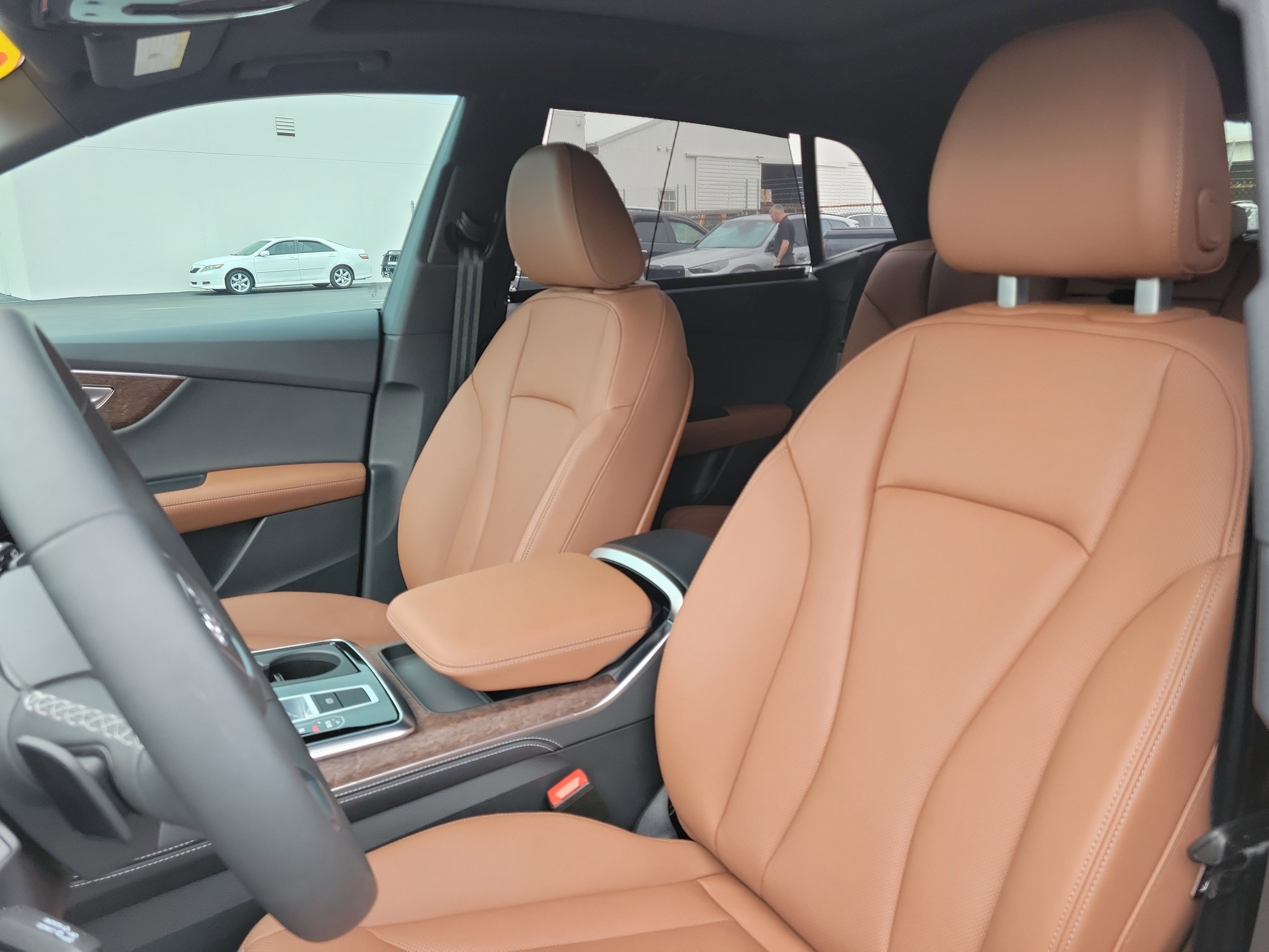 Used 2025 Audi Q8 Premium Plus AWD/4WD image 22