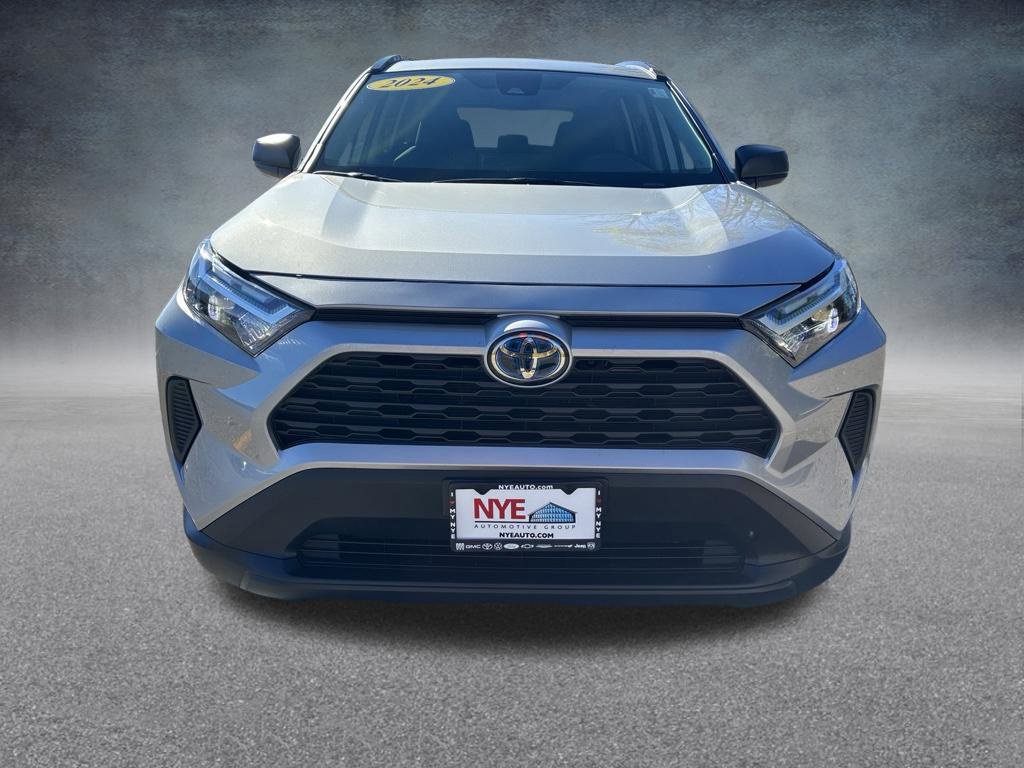Used 2024 Toyota RAV4 LE AWD/4WD image 9