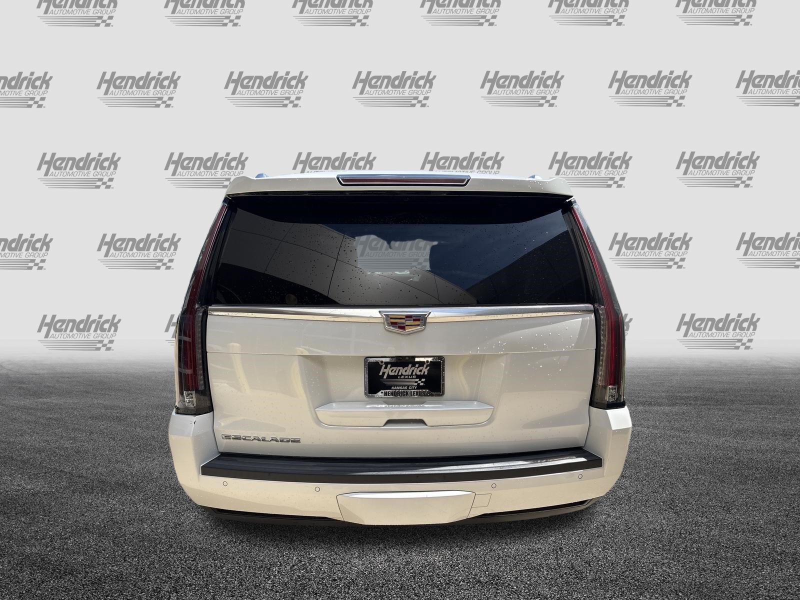 Used 2017 Cadillac Escalade Luxury AWD/4WD image 9