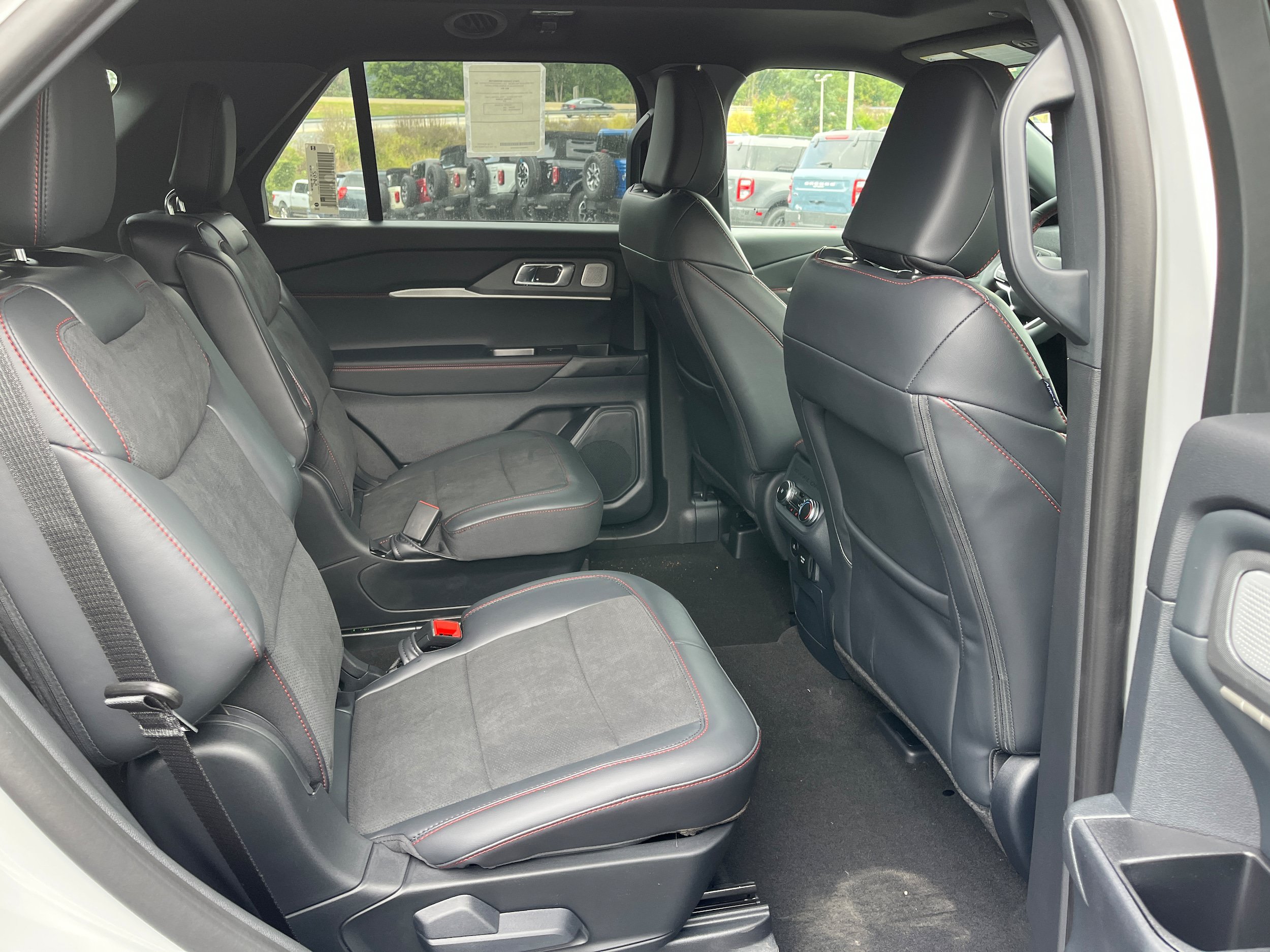 New 2027 Ford Explorer ST w/ Sun And Sound Package AWD/4WD image 6