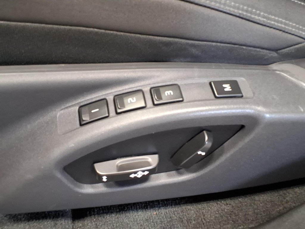 Used 2014 Volvo XC60 AWD 3.2 image 13