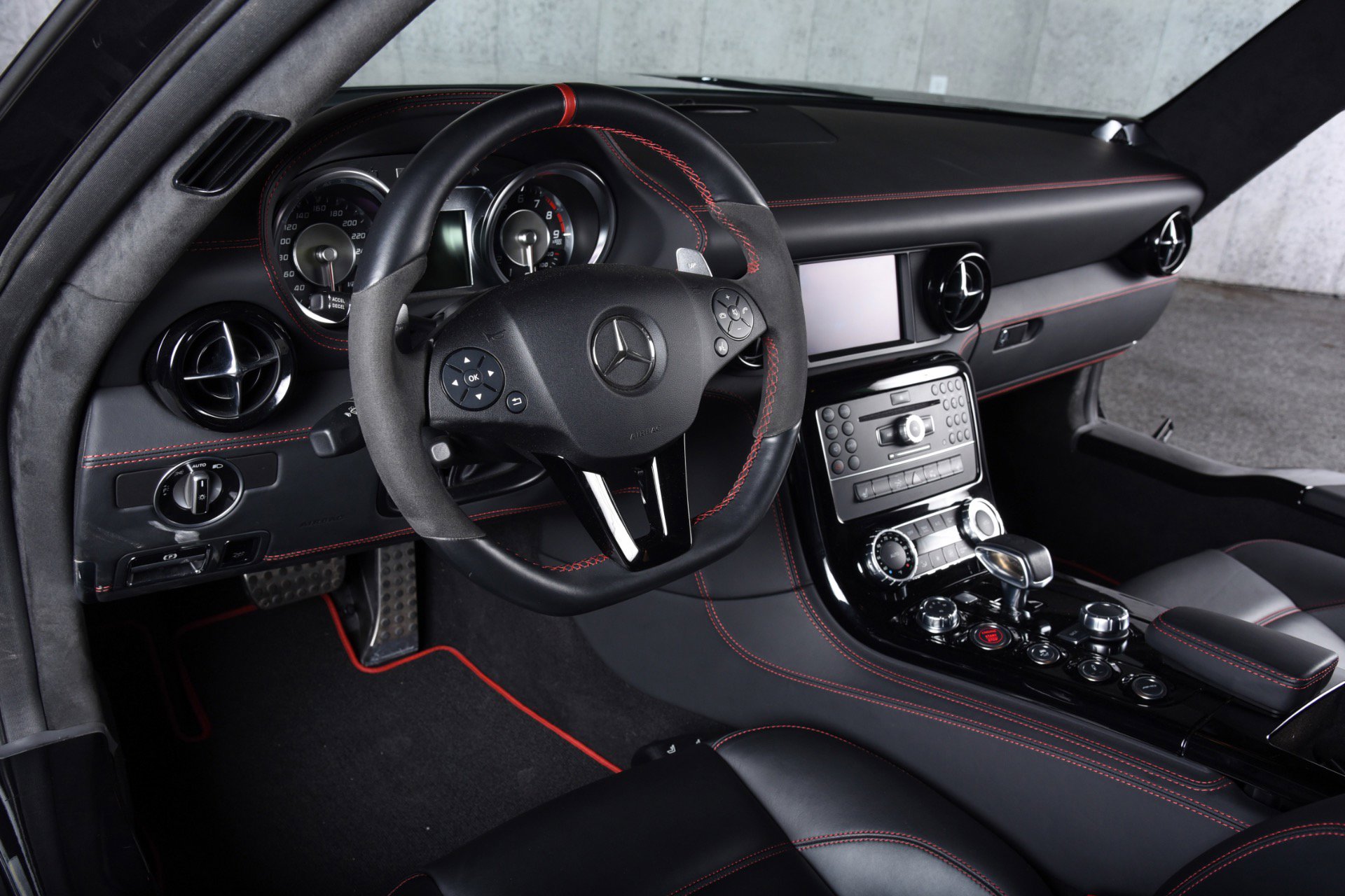 Used 2014 Mercedes-Benz SLS AMG GT Coupe image 4