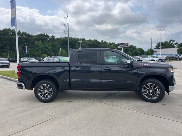 Used 2022 Chevrolet Silverado 1500 LT AWD/4WD image 11