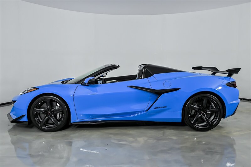 Used 2024 Chevrolet Corvette Z06 w/ Z07 Performance Package RWD image 8
