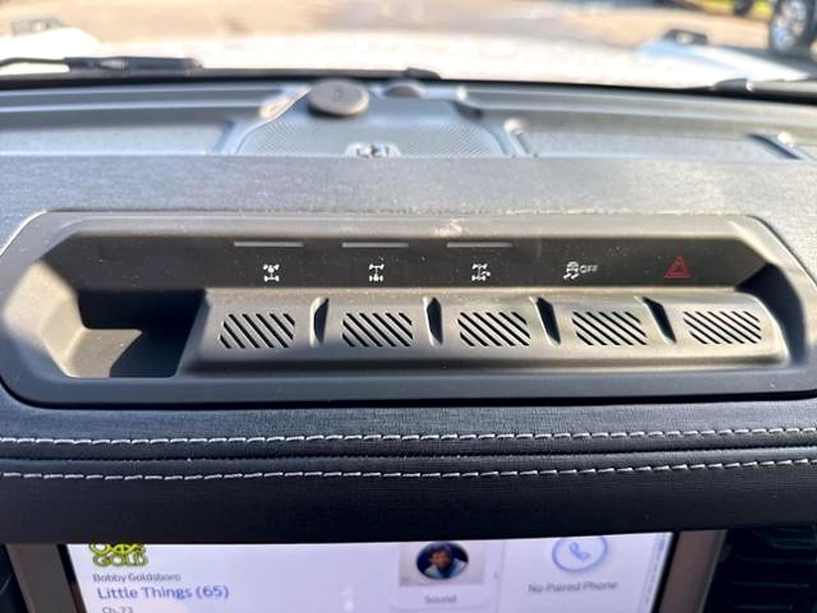 New 2025 Ford Bronco Outer Banks w/ Sasquatch Package AWD/4WD image 21