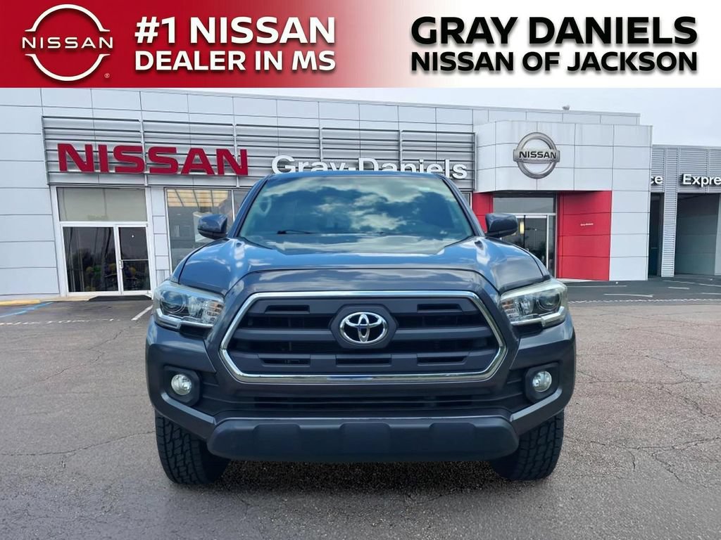 Used 2016 Toyota Tacoma SR5 w/ SR5 Appearance Package (SN) AWD/4WD image 2