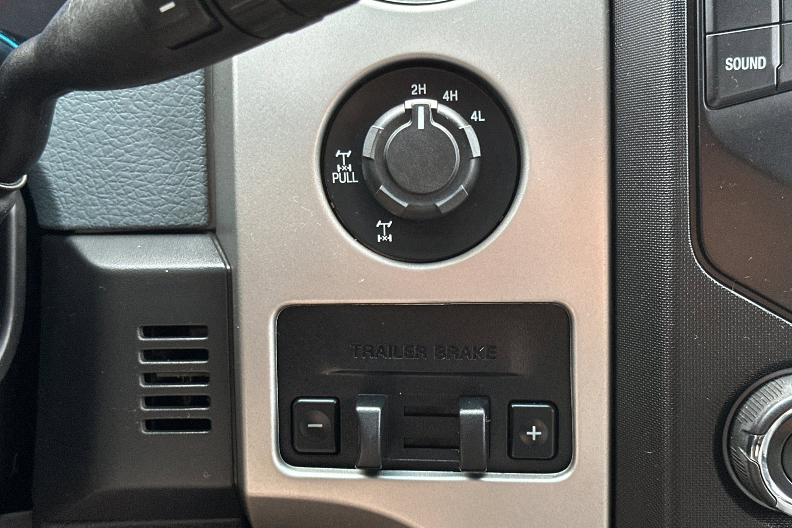 Used 2013 Ford F150 XLT w/ Luxury Equipment Group image 20