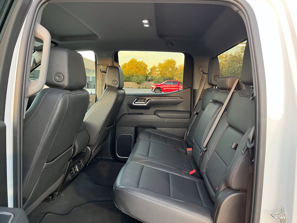 Used 2025 GMC Sierra 1500 SLT RWD image 17