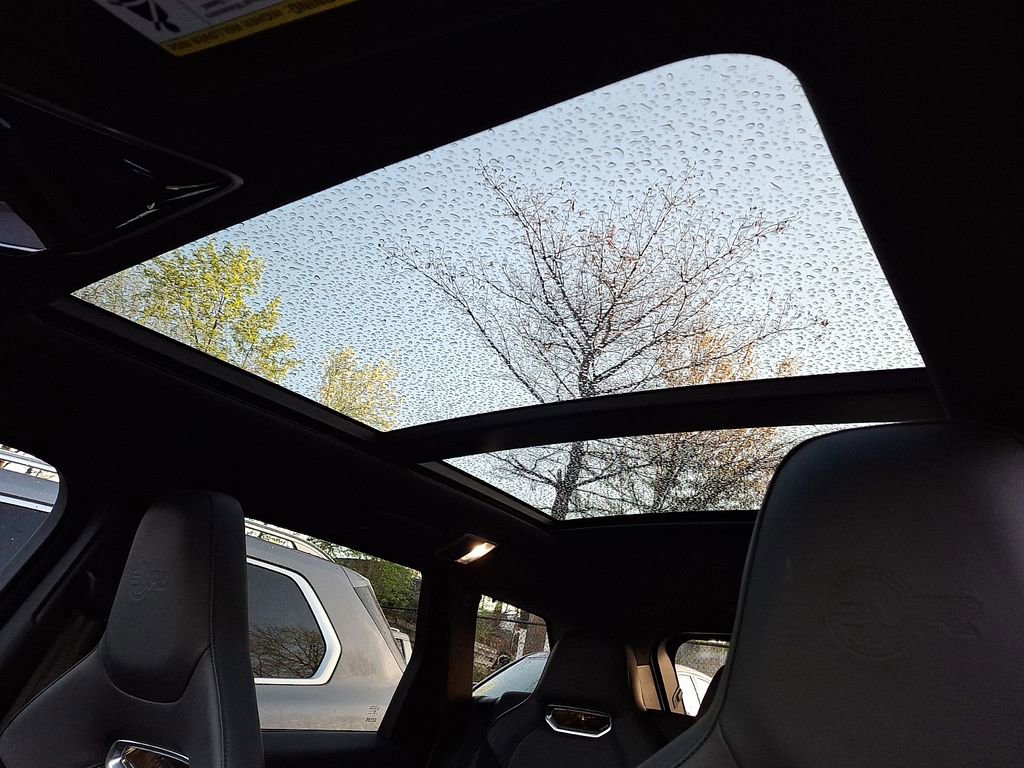 Used 2022 Land Rover Range Rover Sport SVR image 11