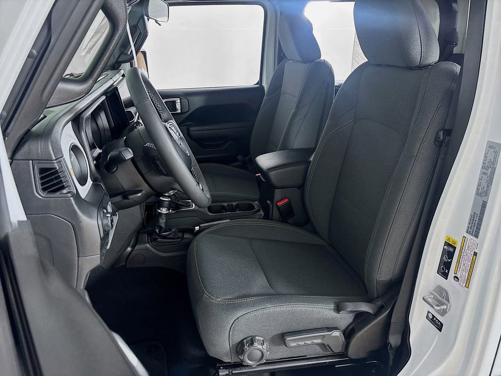 Used 2025 Jeep Gladiator Sport image 11