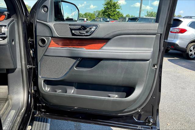Used 2024 Lincoln Navigator Reserve w/ Monochromatic Package image 26