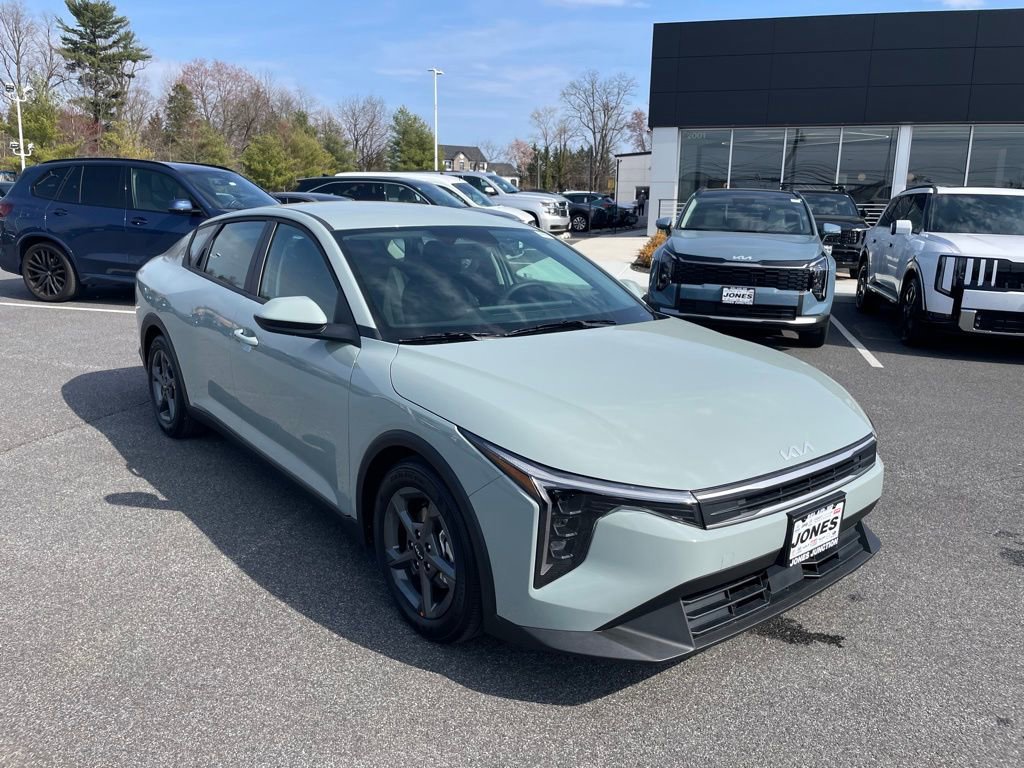New 2026 Kia K4 LXS image 2