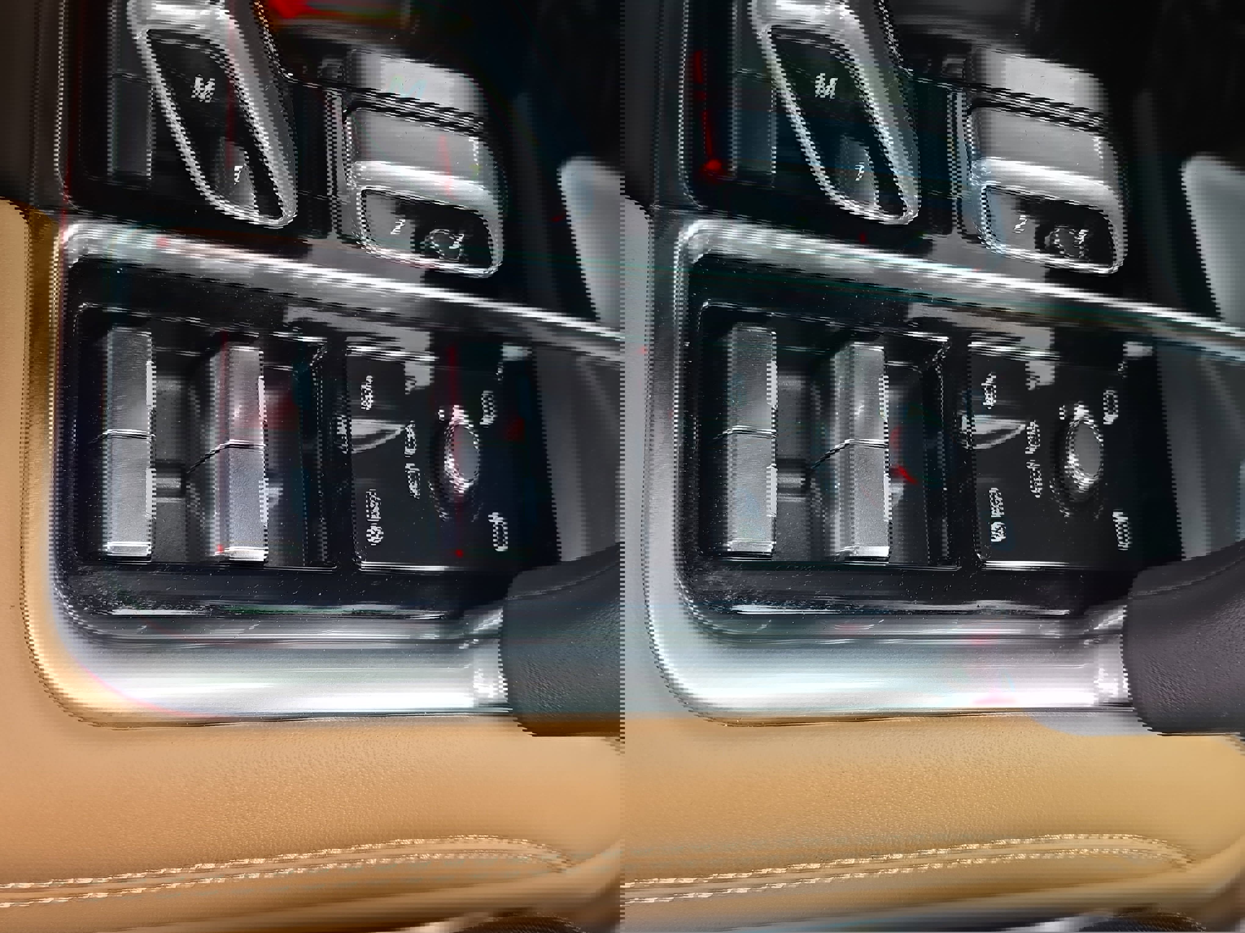 Certified 2025 Land Rover Range Rover SE image 28