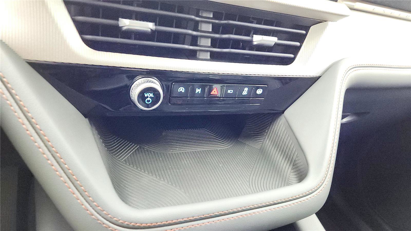 New 2026 Ford Explorer Active image 40