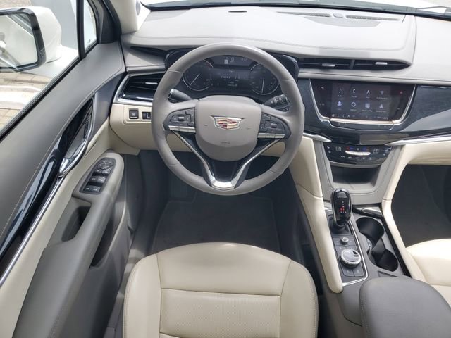 Used 2025 Cadillac XT6 Premium Luxury AWD/4WD image 32
