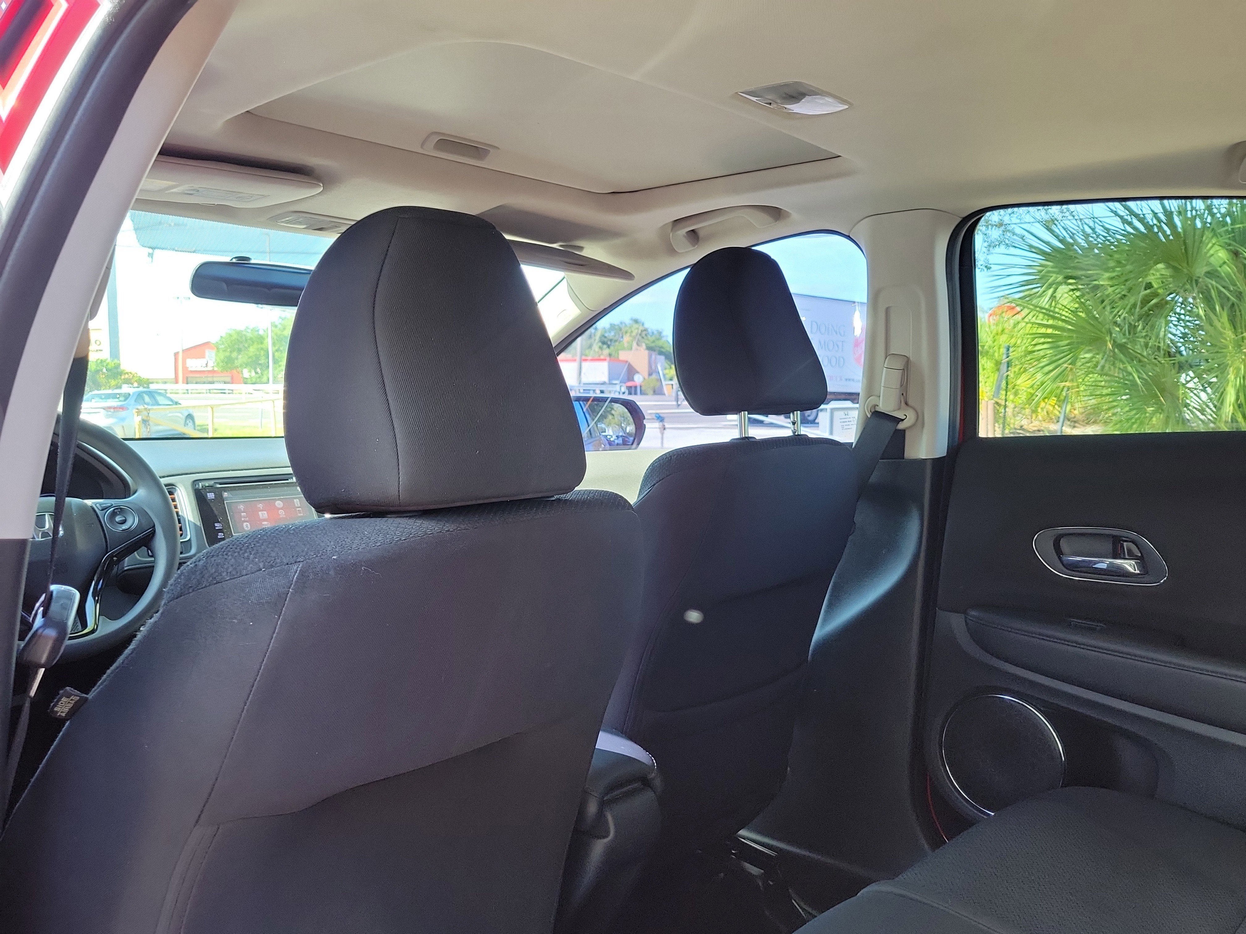 Used 2018 Honda HR-V EX image 12