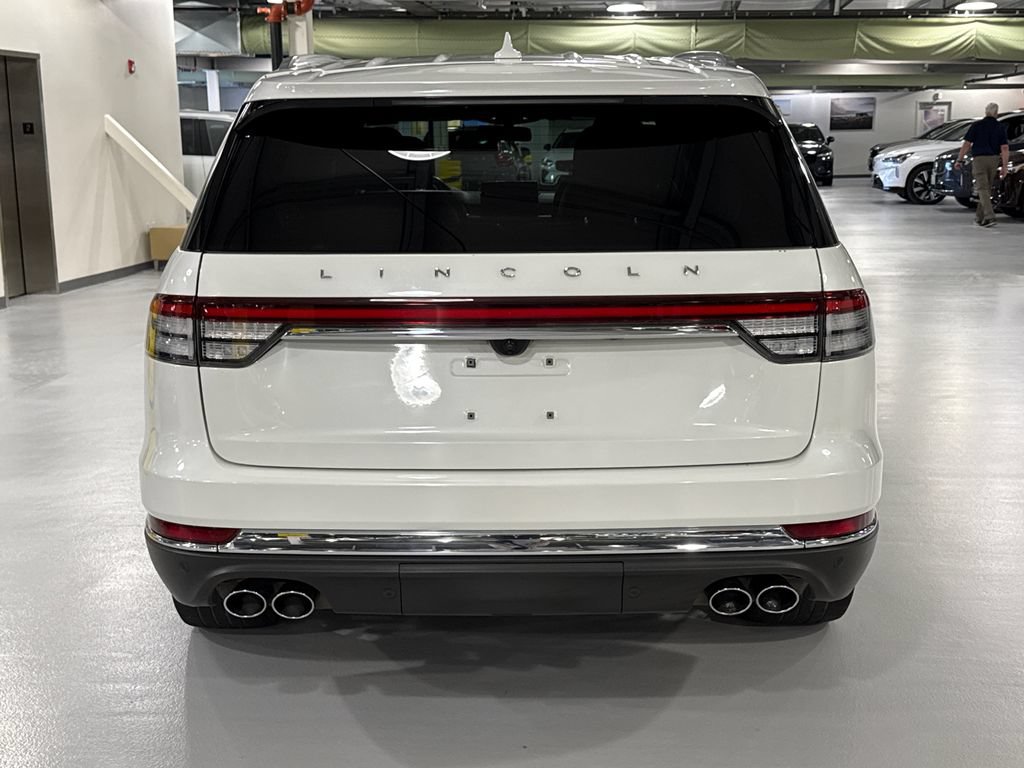 Used 2022 Lincoln Aviator Reserve w/ Equipment Group 201A AWD/4WD image 3