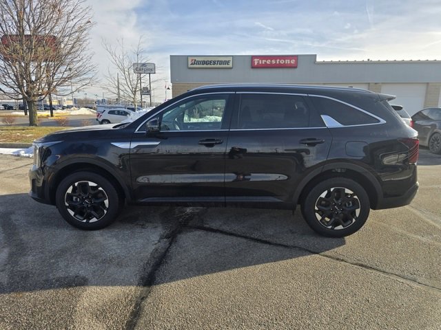Used 2025 Kia Sorento S image 6