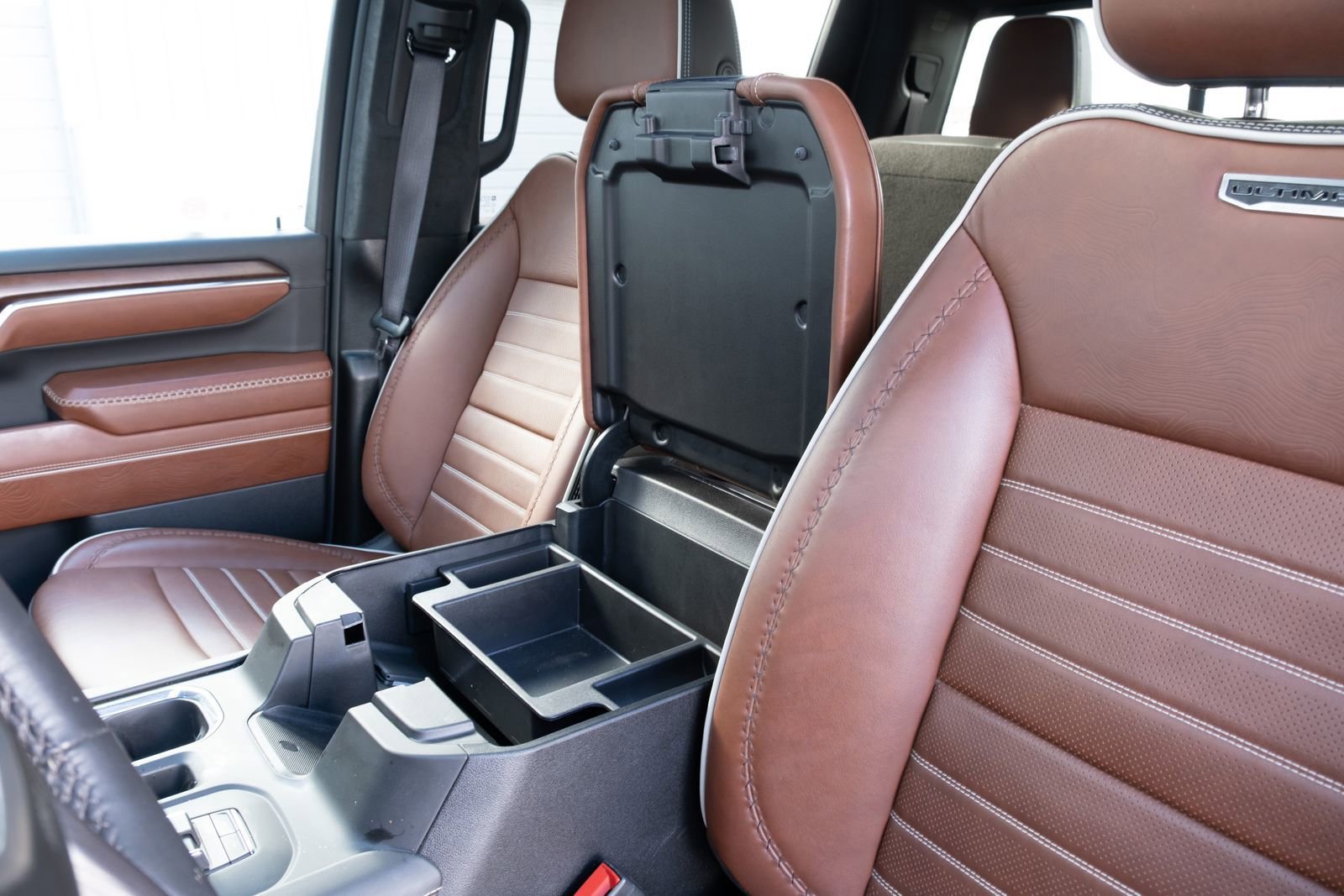 Used 2024 GMC Sierra 2500 Denali Ultimate w/ Max Trailering Package image 9