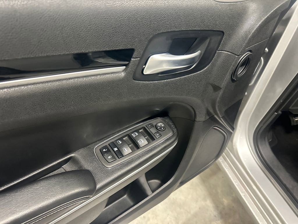 Used 2023 Chrysler 300 S image 14