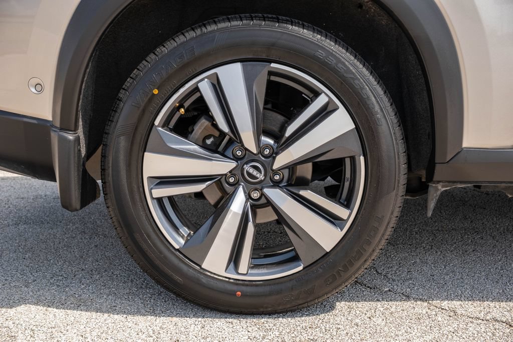 Used 2024 Nissan Rogue SL FWD image 10