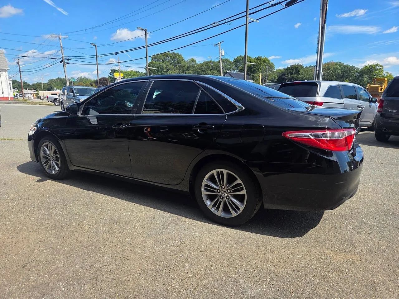 Used 2015 Toyota Camry SE FWD image 12