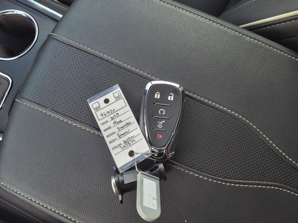 Used 2023 Chevrolet Traverse Premier image 34