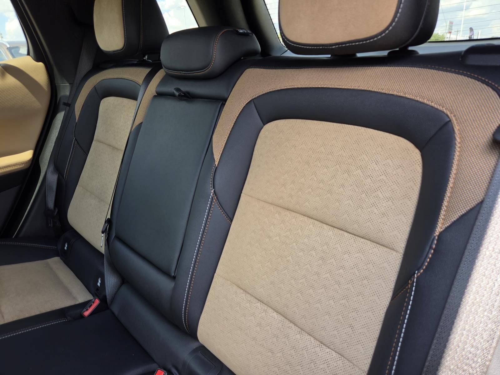 Used 2025 Chevrolet Equinox ACTIV w/ Safety and Technology Package FWD image 19