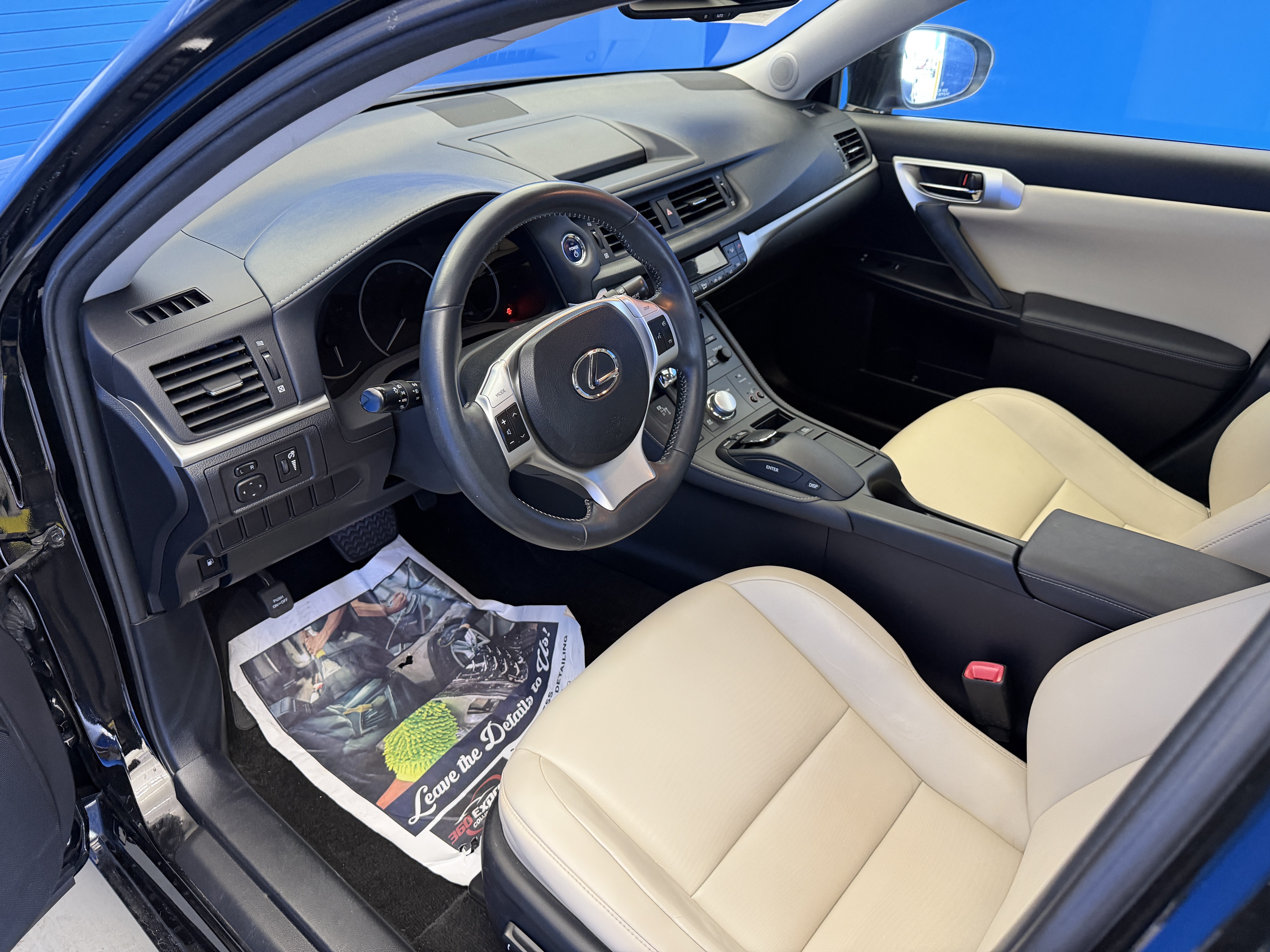 Used 2012 Lexus CT 200h Premium w/ Premium Audio Pkg FWD image 11