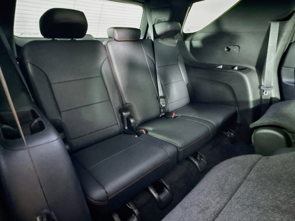 Used 2026 Chevrolet Traverse RS w/ LPO, Floor Liner Package FWD image 35