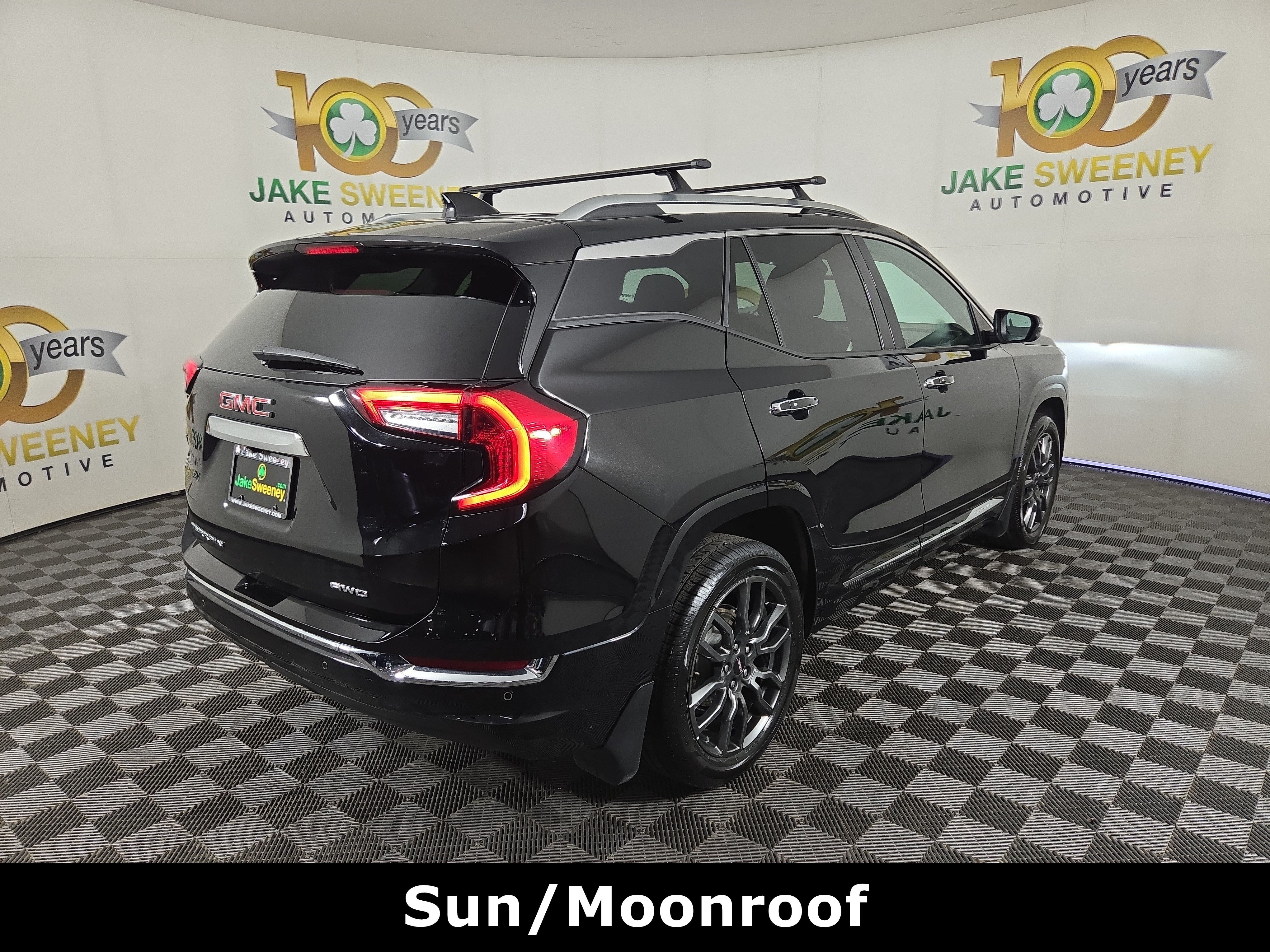 Certified 2024 GMC Terrain Denali w/ Black Diamond Edition AWD/4WD image 9