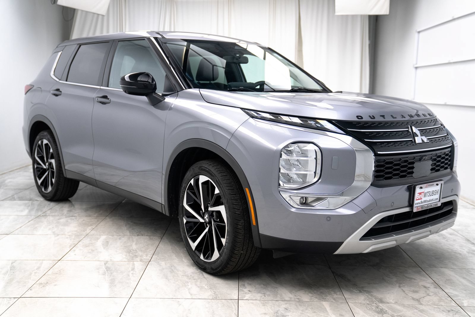 Used 2022 Mitsubishi Outlander SE AWD/4WD image 1