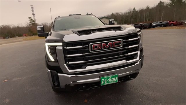 New 2026 GMC Sierra 3500 SLT image 3