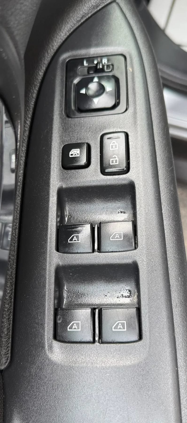 Used 2020 Mitsubishi Outlander ES FWD image 23