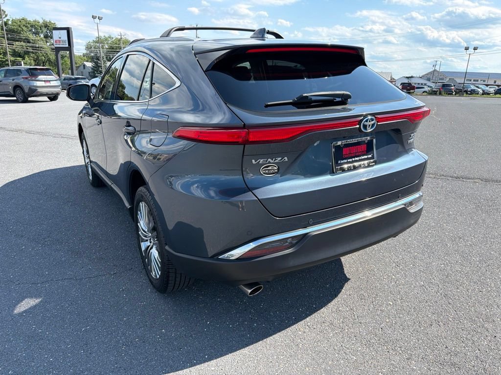 Used 2021 Toyota Venza XLE w/ Softex Package AWD/4WD image 3